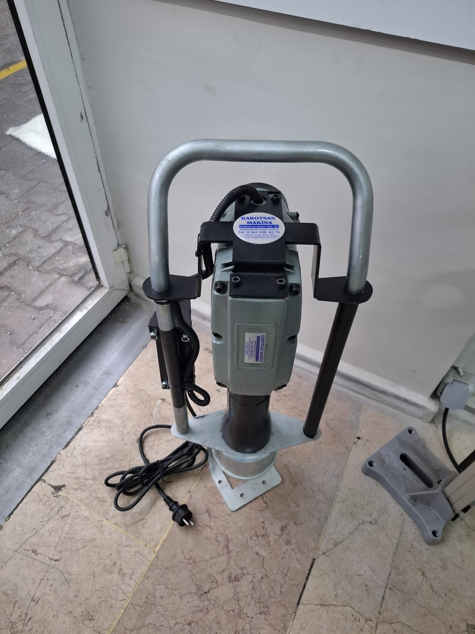 Elektrikli Kazık Çakma Makinası